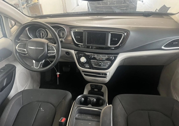 Chrysler Pacifica cena 49900 przebieg: 139000, rok produkcji 2019 z Piwniczna-Zdrój małe 497